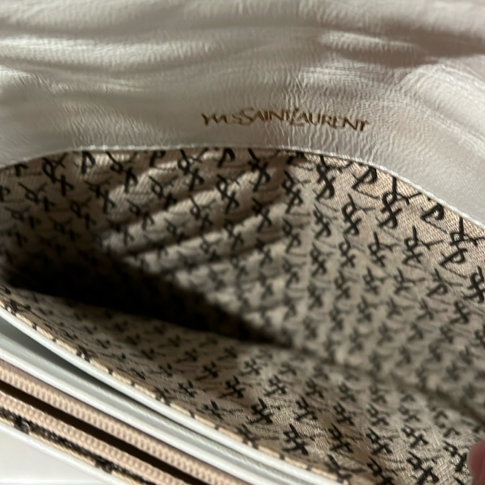 Yves Saint Laurent  YSL White Quilted Clutch EUC - Picture 6 of 15